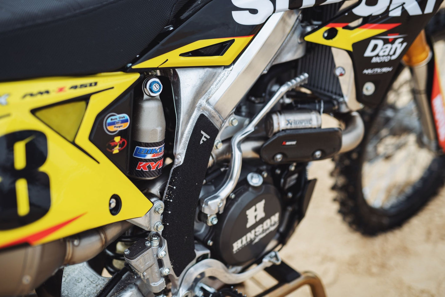 SUZUKI FRAME GRIP