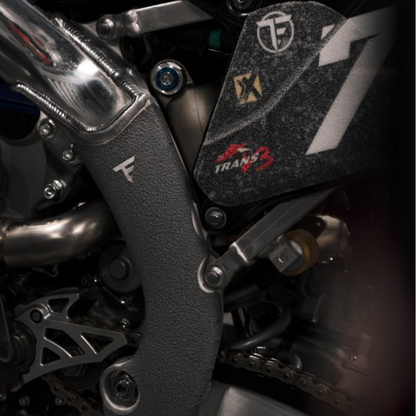 TRIUMPH NR PLATE GRIP